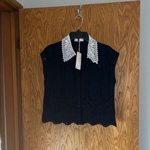 Chic Black Blouse with Lace Collar